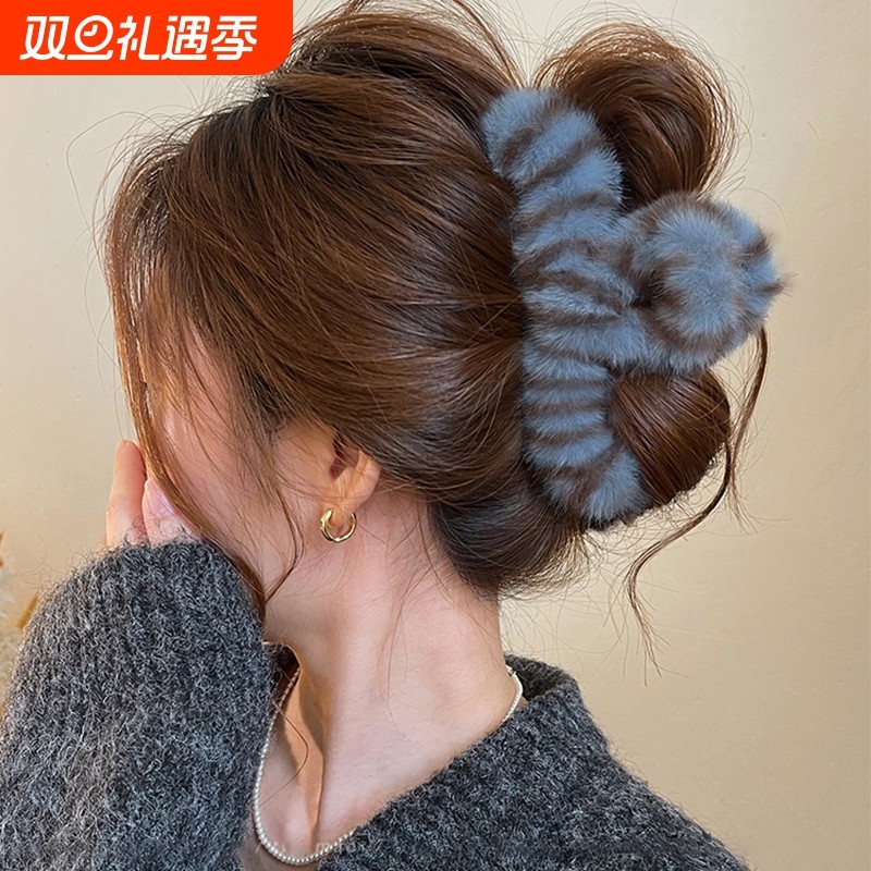 秋冬高级感毛绒豹纹抓夹女大号后脑勺毛茸茸鲨鱼夹盘发发夹子头饰