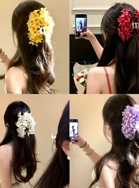 白色花朵鲨鱼夹后脑勺夸张高级感
