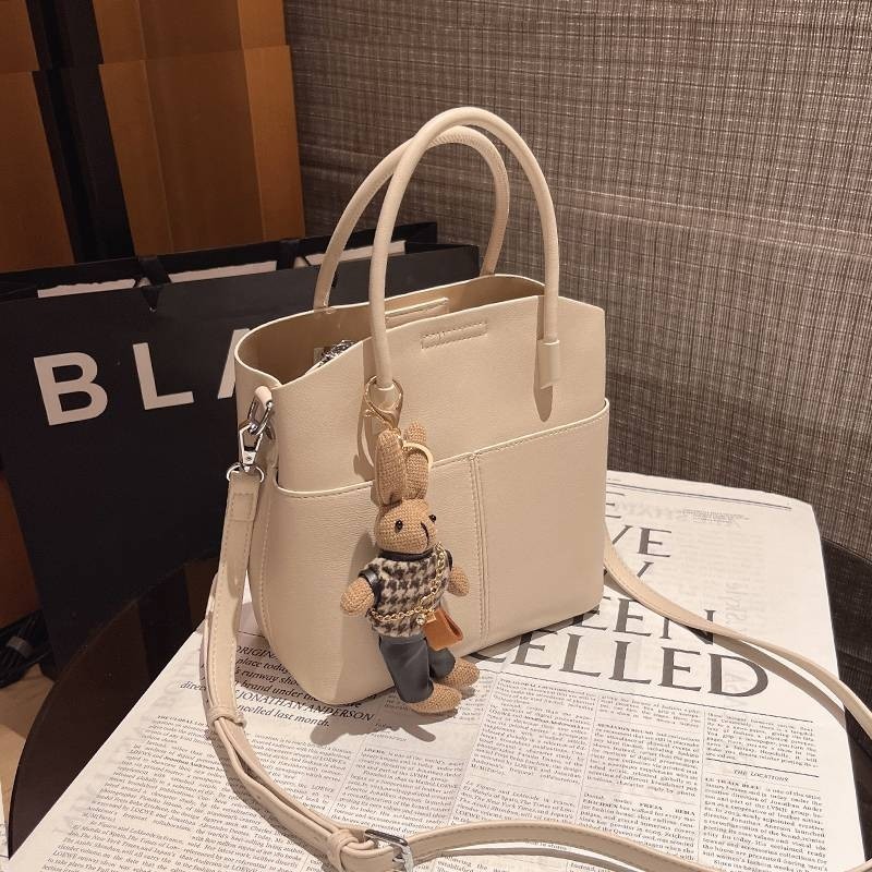 爱马女仕流行休闲大容量包包女新款单肩斜挎包质感百搭通勤托特包