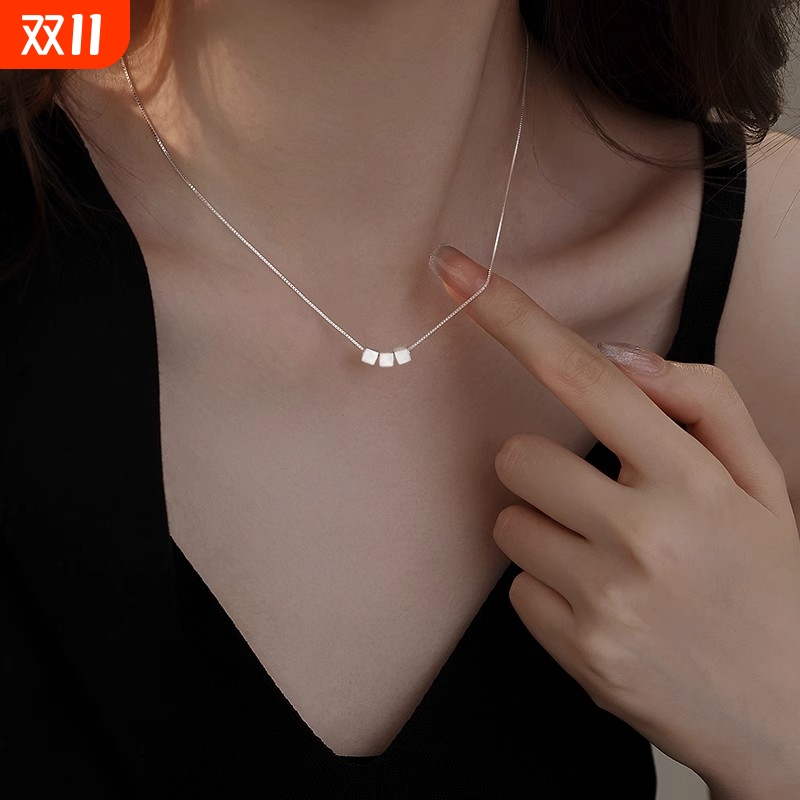 小方糖项链简约ins小众高级感冷淡风锁骨链2025新款爆款