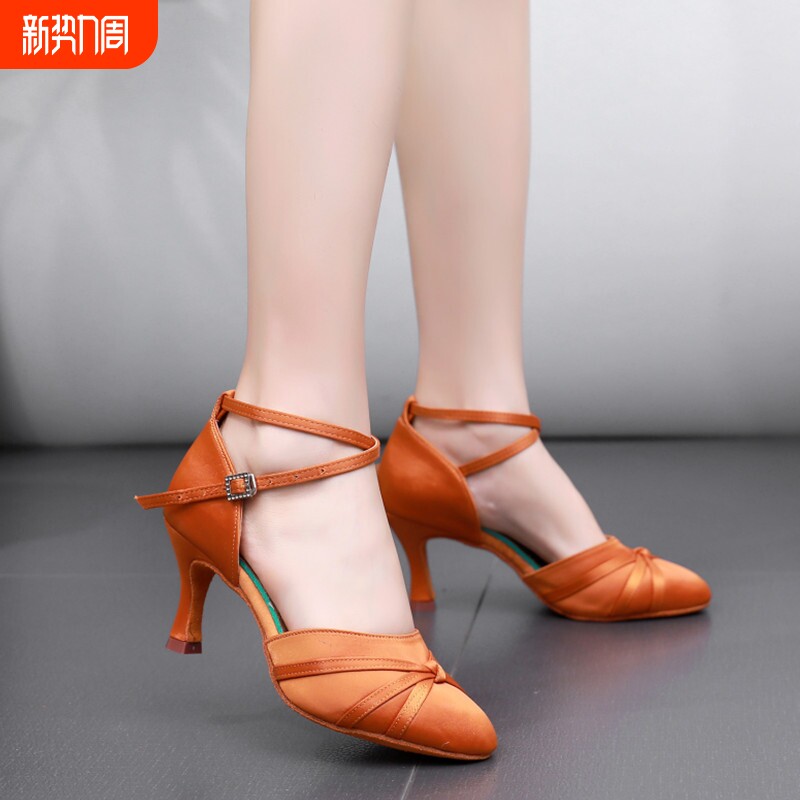 2026新款包头拉丁舞鞋女成年初学者软底跳舞鞋中高跟广场交谊舞鞋