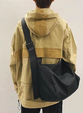 防水男士挎包简约斜挎包ins潮牌大容量背包女潮流日系休闲单肩包