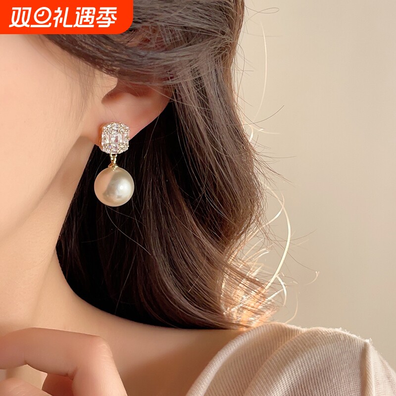 锆石珍珠耳钉女秋冬新款2025爆款气质耳饰小众设计高级感法式耳环