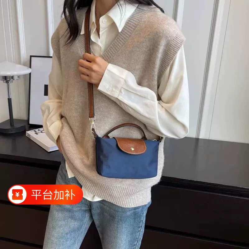 复古包包女2026新款秋季感单肩手机斜挎包女包手拎尼龙饺子包手提