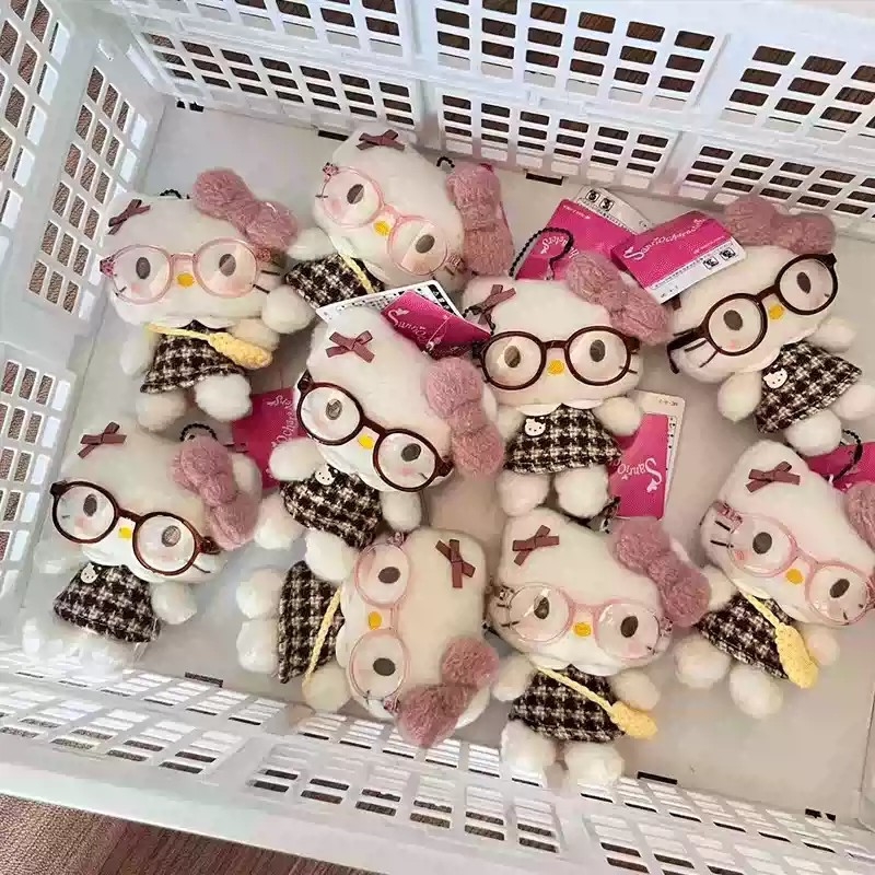 hellokitty玩偶包包挂件kt猫毛绒公仔娃娃书包挂饰礼物少女心黑皮