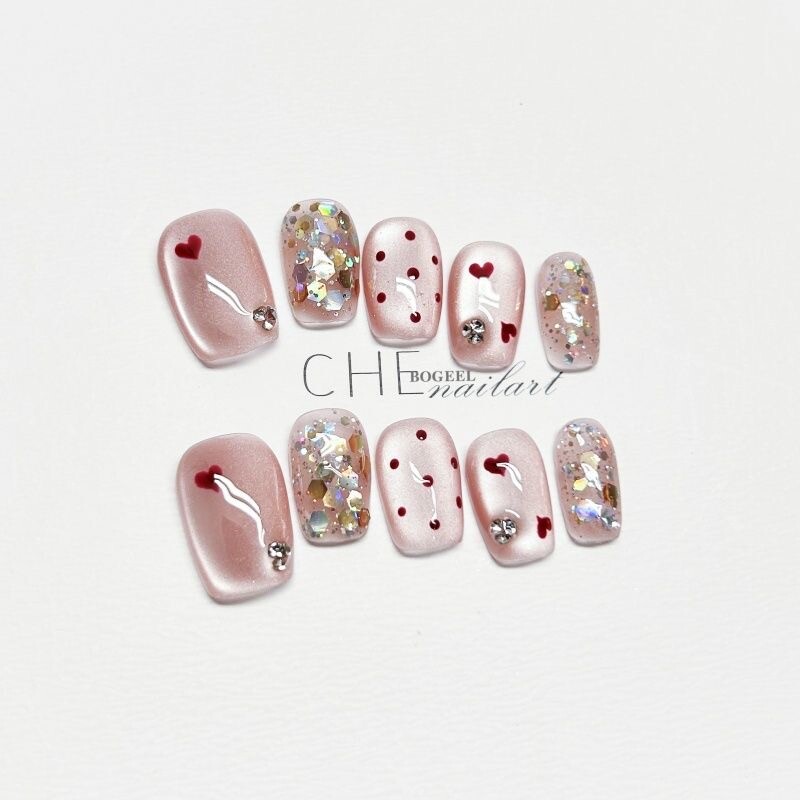 穿戴甲2026年短款手工新款猫眼高级感显白美甲法式中长款新年镶钻