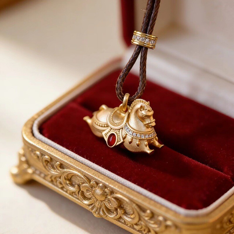 小马吊坠项链新中式精致女小众时尚锁骨链设计师款毛衣链生肖礼物