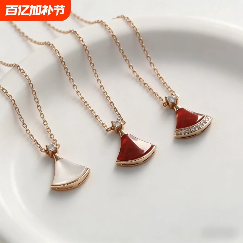 小裙子项链精致镀18k玫瑰金轻奢锁骨链白贝母扇形吊坠黑玛瑙简约