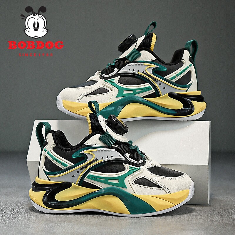 巴布豆男童跑步鞋春秋皮面2026旋转纽扣软底女童运动鞋子休闲时尚