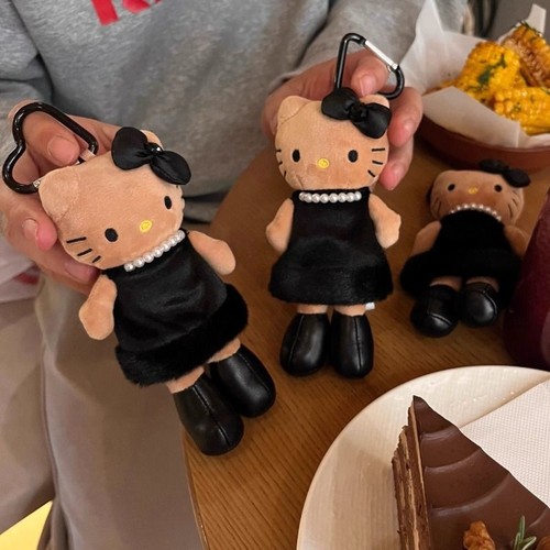 日本黑皮长腿小香风包包挂件hellokitty书包挂饰公仔毛绒女生玩偶