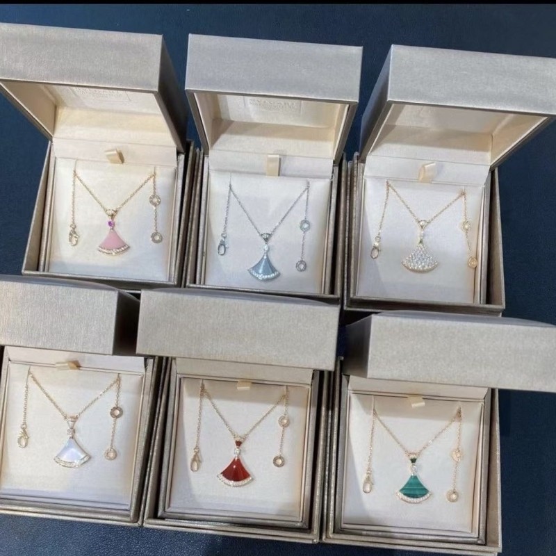 小裙子项链白贝母女小扇子玛瑙轻奢礼物高级感扇形母贝精致玫瑰金