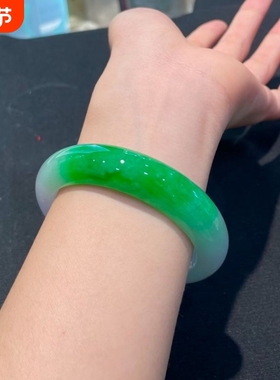 送礼必备精品玉髓手镯