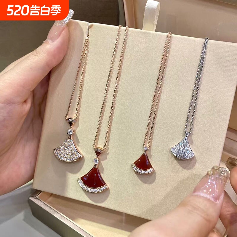 新品大裙子白贝母项链女镀18K金色轻奢送女友高级感礼物扇形白金