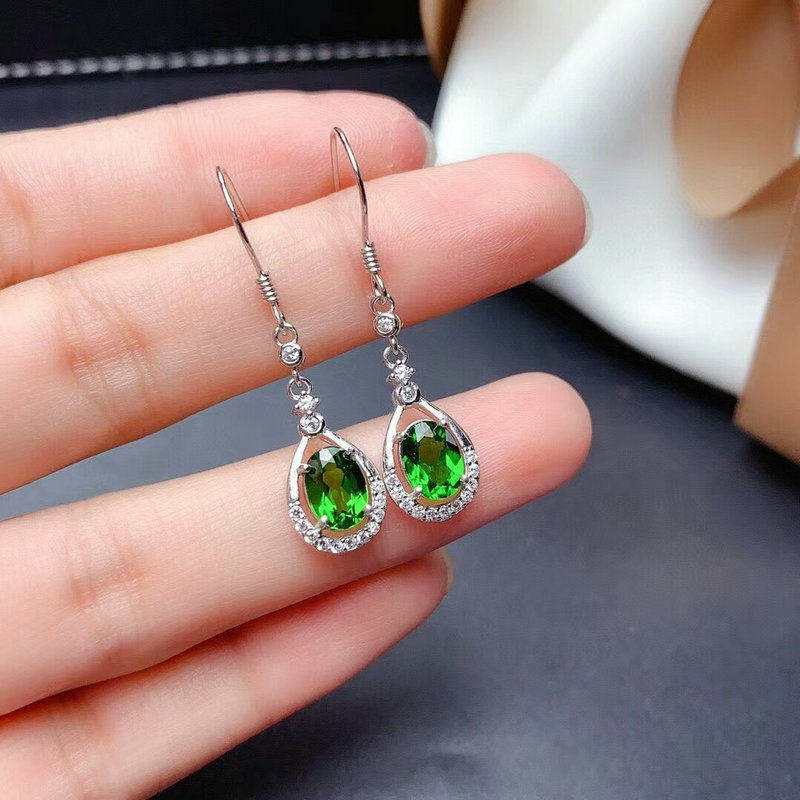 S925小巧新款纯银耳环天然透辉石耳坠女气质感绿宝石耳钉防耳饰品
