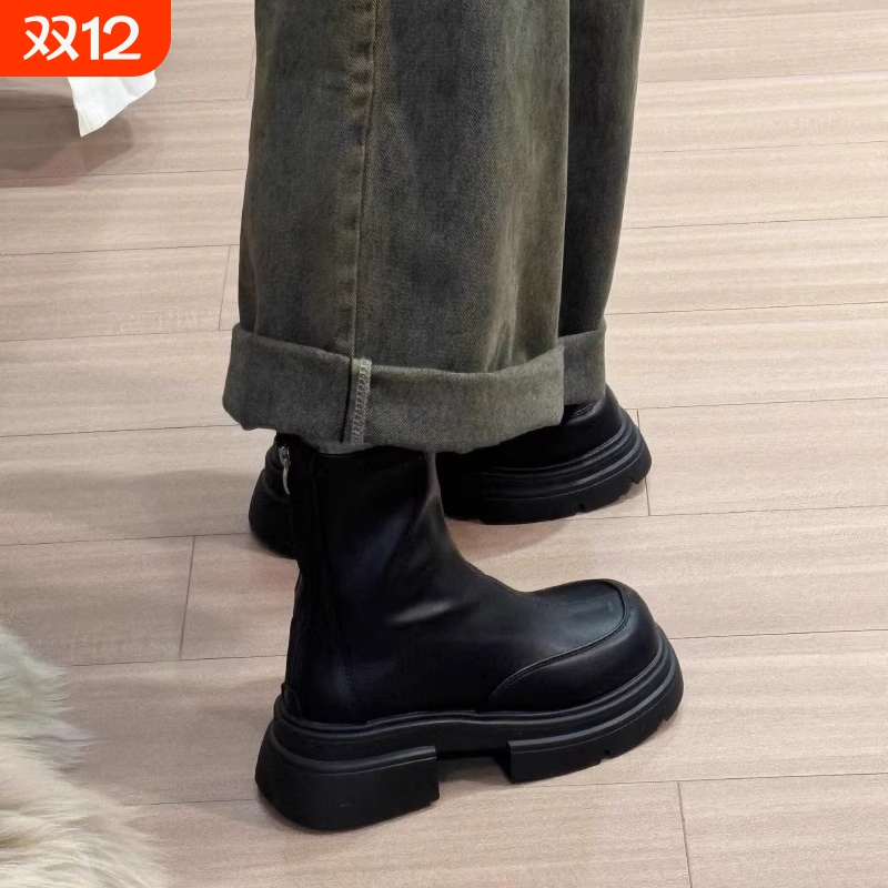 黑色厚底中筒马丁靴秋冬新款