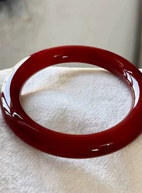 天然玛瑙手镯车厘子红色玉髓女子扁条冰玉镯子高级感本命年圈口