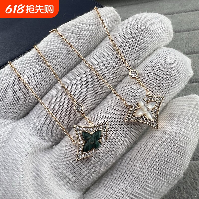 L字母项链2026新款女尖花珍珠母贝孔雀绿吊坠玫瑰金项链女vin