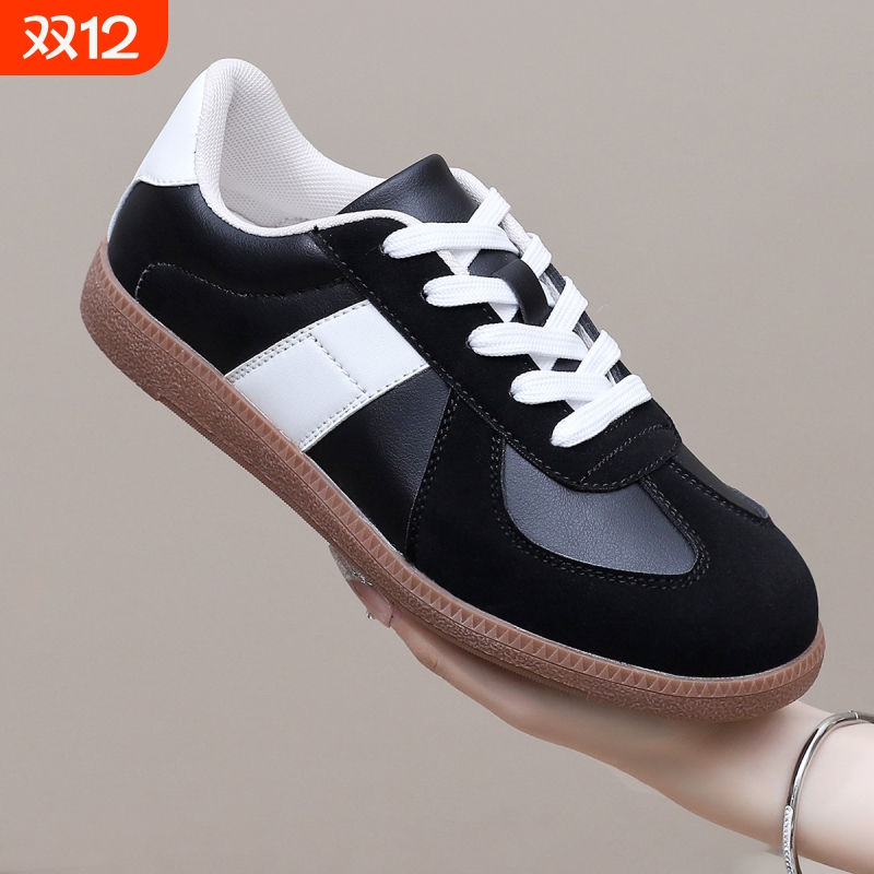 女鞋大码板鞋时尚经典德训鞋