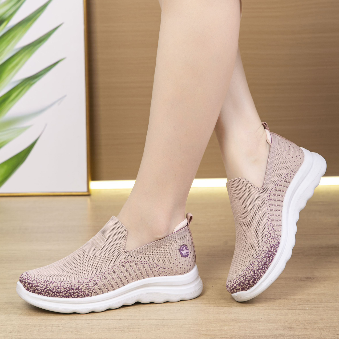 秋季新款老北京布鞋女百搭飞织透气套脚妈妈舒适轻便休闲防滑单鞋