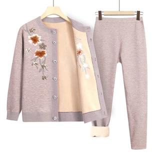 红色开衫 妈妈保暖内衣套装 加绒加厚中老年人秋冬女衣服奶奶冬装