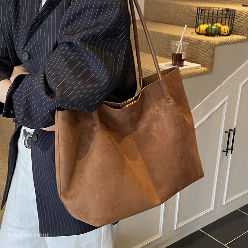 慵懒松弛感大包2025年日系复古