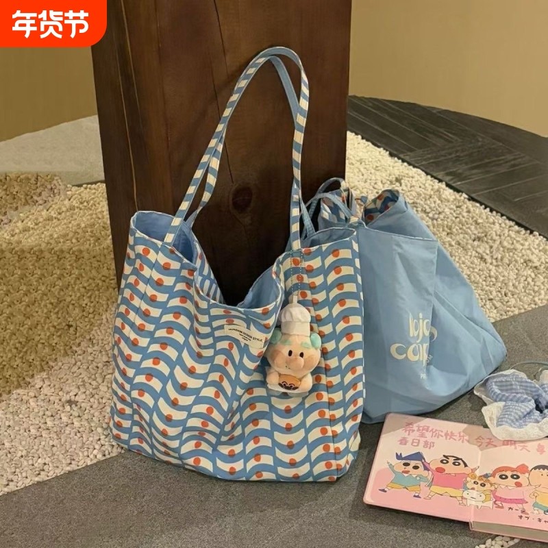 2025慵懒风韩系学生休闲时尚双面大容量购物袋红色帆布蓝色波点,箱包皮具/热销女包/男包,通用款女包,淘宝优惠券,粉丝福利购,淘宝优惠卷