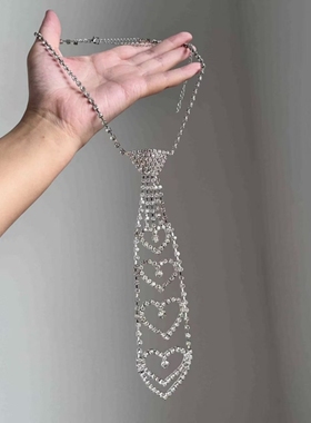 欧美时尚配饰新款三角形领结项链个性小众爱心领带精致百搭锁骨链