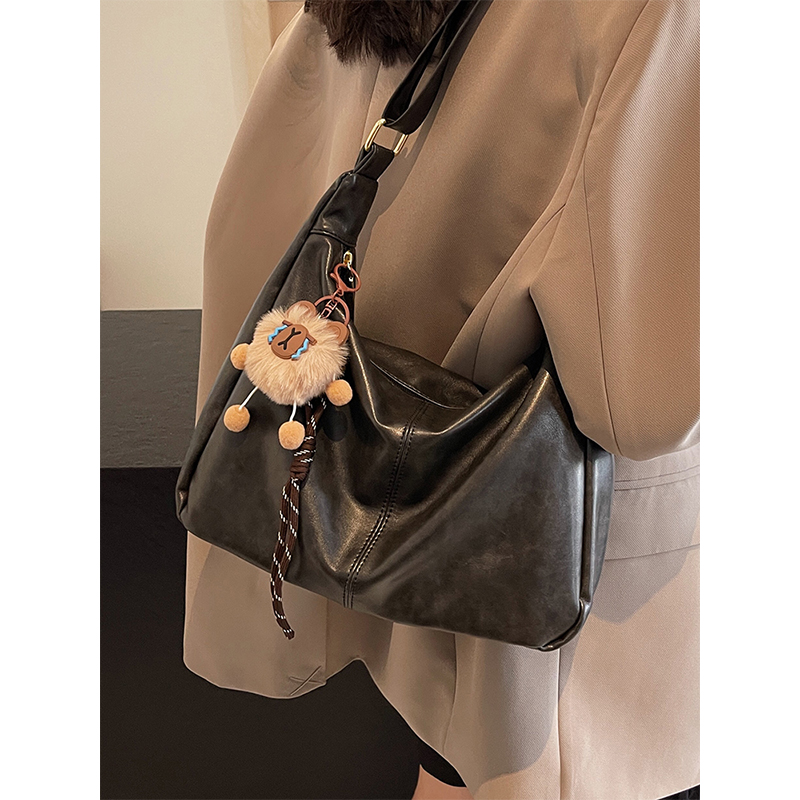 伊布古奇复古百搭纯色斜挎包包女学院风简约时尚休闲通勤大容量包