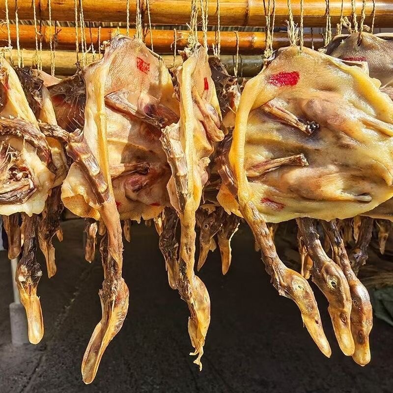咸板鸭江西特产鸭腿赣南特产口味赣州遂川整只鸭子风干腊肉腊香肠