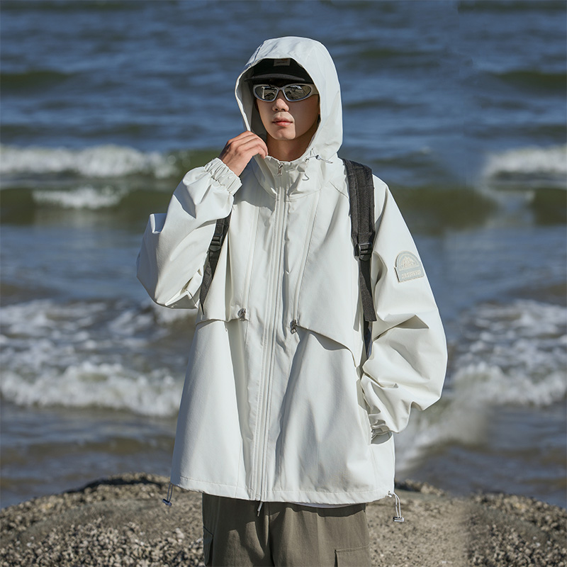 户外冲锋衣男秋冬新款防风防水薄外套女软壳单层时尚运动休闲潮服