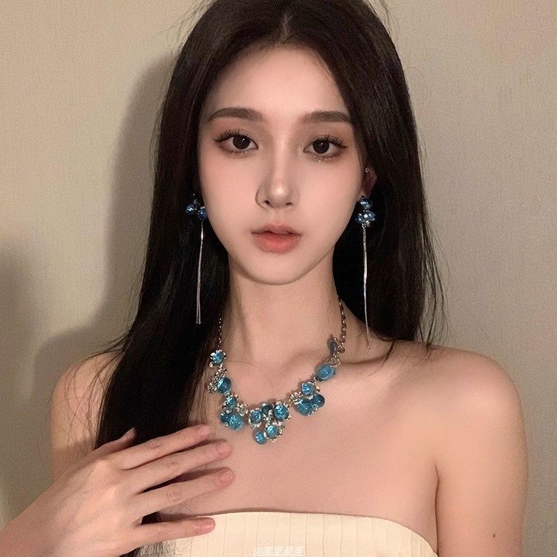 冰魄蓝水晶花朵项链女锁骨链轻奢重工颈链2025新款晚礼服配饰