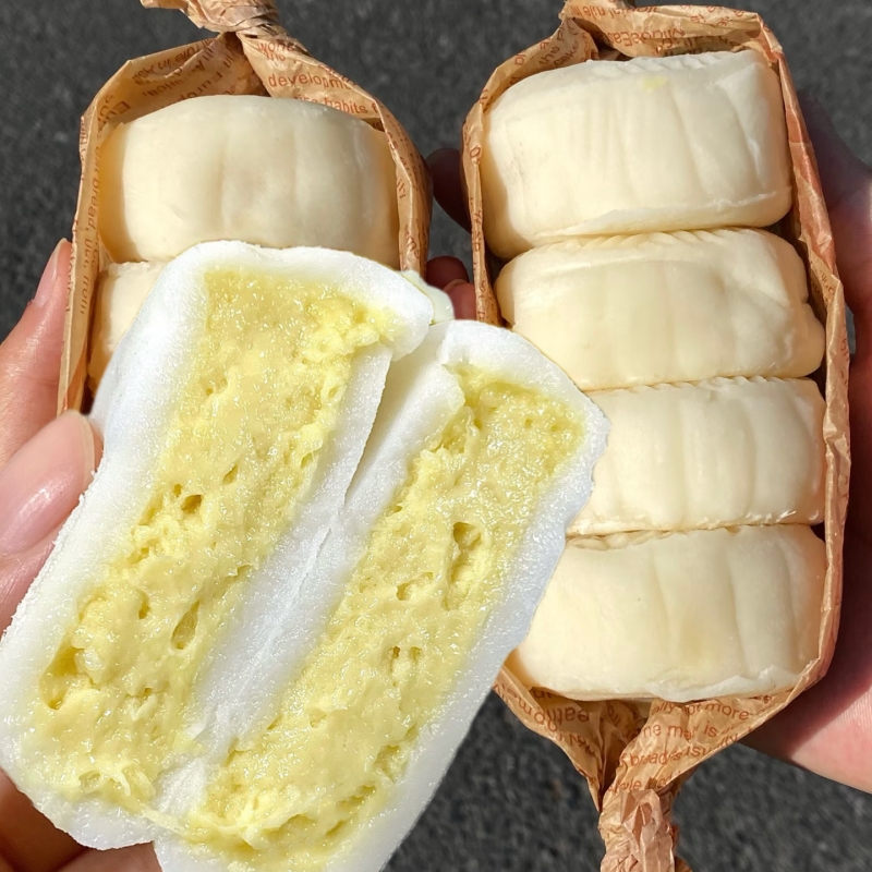 [抢一箱12枚】榴莲夹心月饼中秋节送礼果肉冰皮爆浆水晶月饼整箱