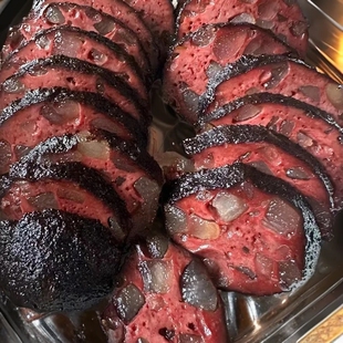 湖南特产武冈土特产猪血丸子烟熏柴火多肉圆子猪血粑粑血豆腐邵阳