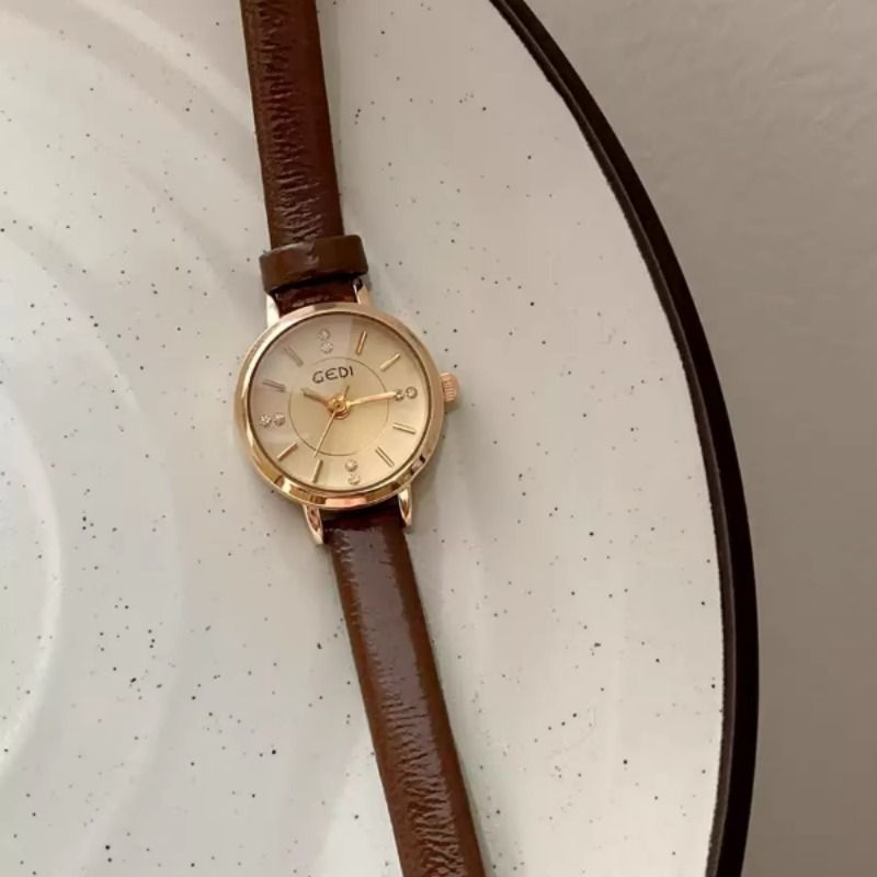 手表女款轻奢小众学生高级感简约细带小巧精致女表复古石英表防水