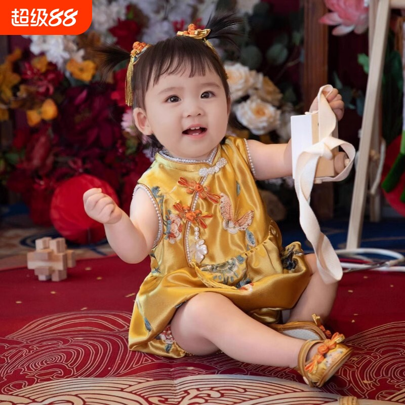 周岁女宝礼服中式旗袍金色百天宝宝连体抓周宴冠衣春夏季高端唐装