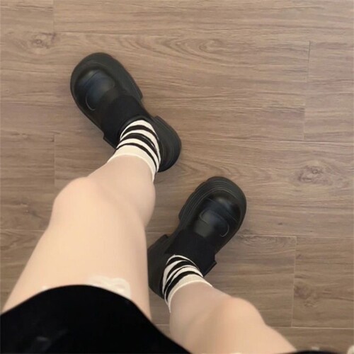 意尔康心选黑色魔术贴增高厚底小皮鞋女2026新款秋季百搭配裙子玛
