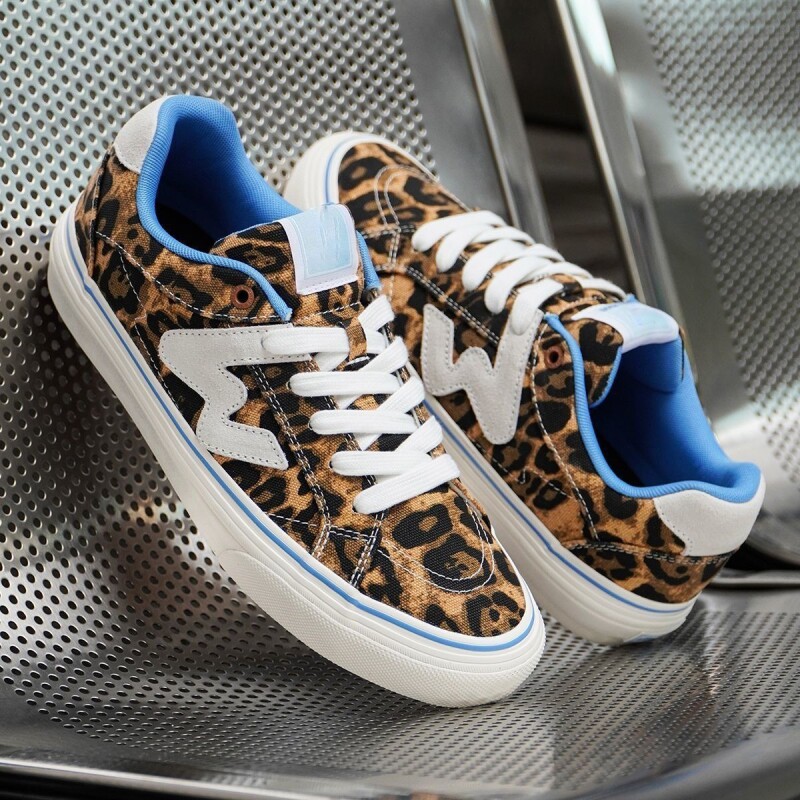 板鞋美式小众豹纹秋系列帆布拼接低帮女国潮滑板鞋子女圆头浅色