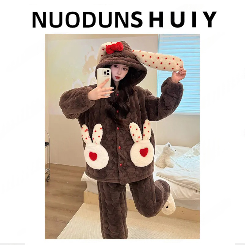 冬季珊瑚绒睡衣女三层夹棉家居服