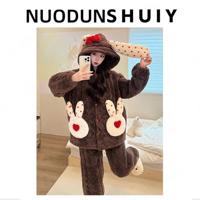 冬季珊瑚绒睡衣女三层夹棉家居服