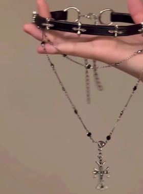 黑色十字架choker女长款叠戴y2k项链女高级感锁骨链辣妹甜酷颈链