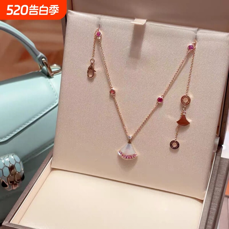 2025新款七夕限定18k玫瑰金粉蓝宝白贝母钻石扇形项链裙子锁骨