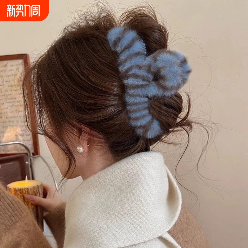 秋冬高级感毛绒豹纹抓夹女大号后脑勺毛茸茸鲨鱼夹盘发发夹子头饰