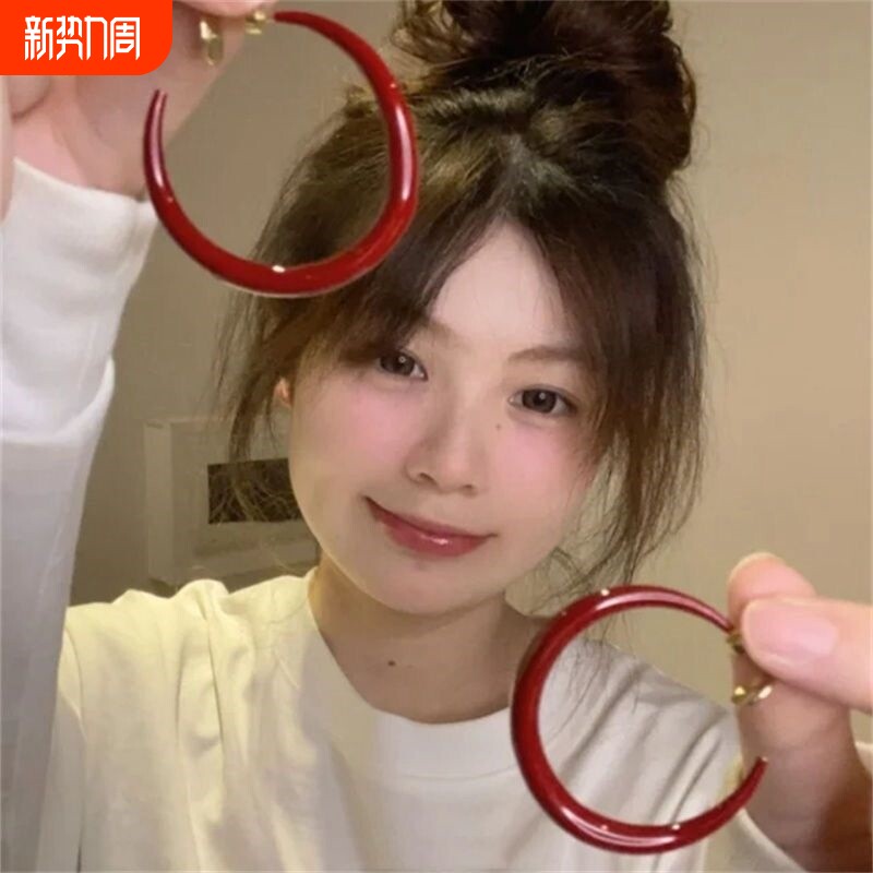 方圆脸适配度超高_港风复古红大耳圈耳夹小众设计感蚊香盘无痛女
