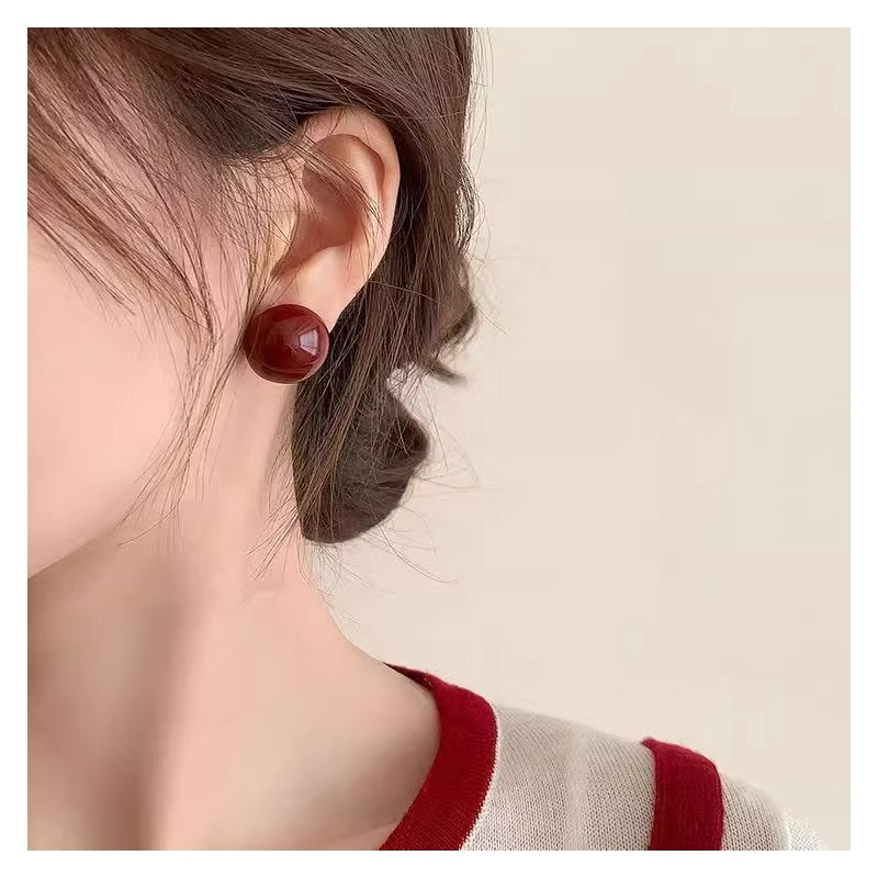 显白安可拉红珍珠耳钉女复古设计感耳环新款INS高级感轻奢耳饰