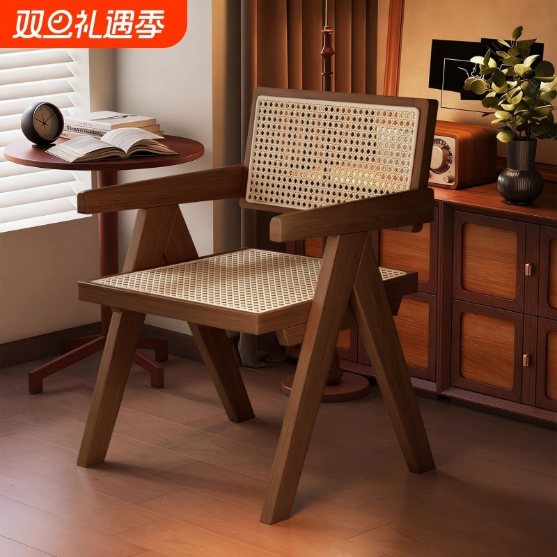 实木餐椅家用中古风昌迪加尔靠背椅侘寂风藤编椅子书房原木色软包
