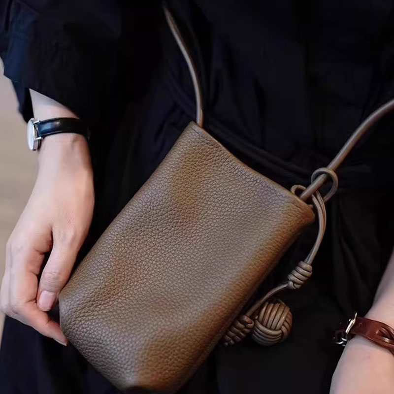 手机包新款头层皮革单肩斜挎竖款小巧便携小包软皮皮革mini女包k