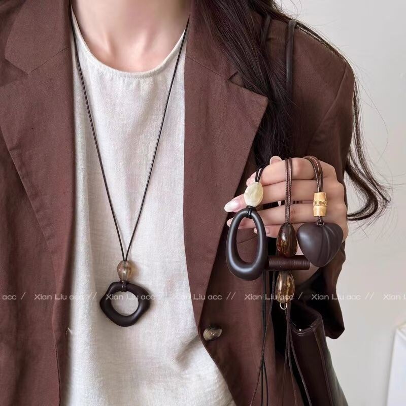 复古新中式吊坠项链女高级感轻奢小众长款毛衣链秋冬挂脖配饰爱心