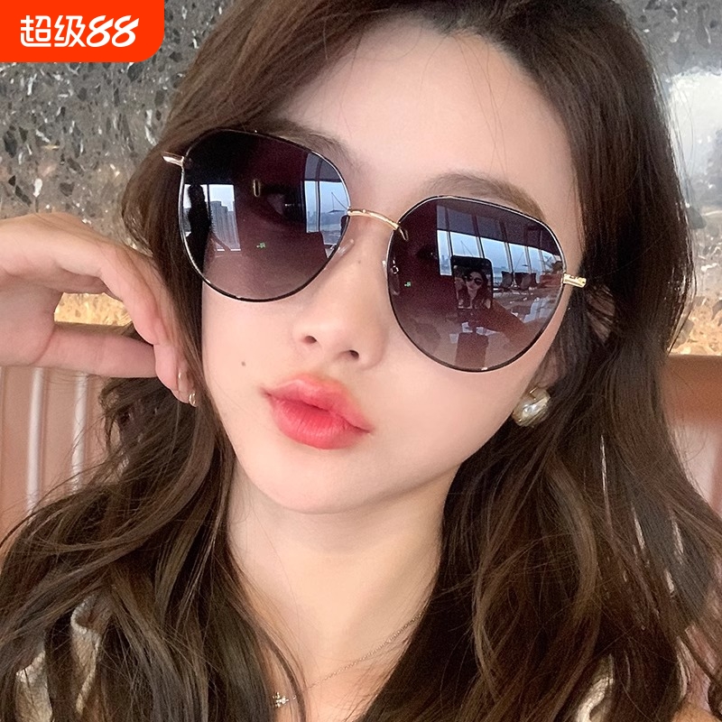 2025年新款墨镜女士高级感开车专用防紫外线太阳眼镜大脸显瘦近视