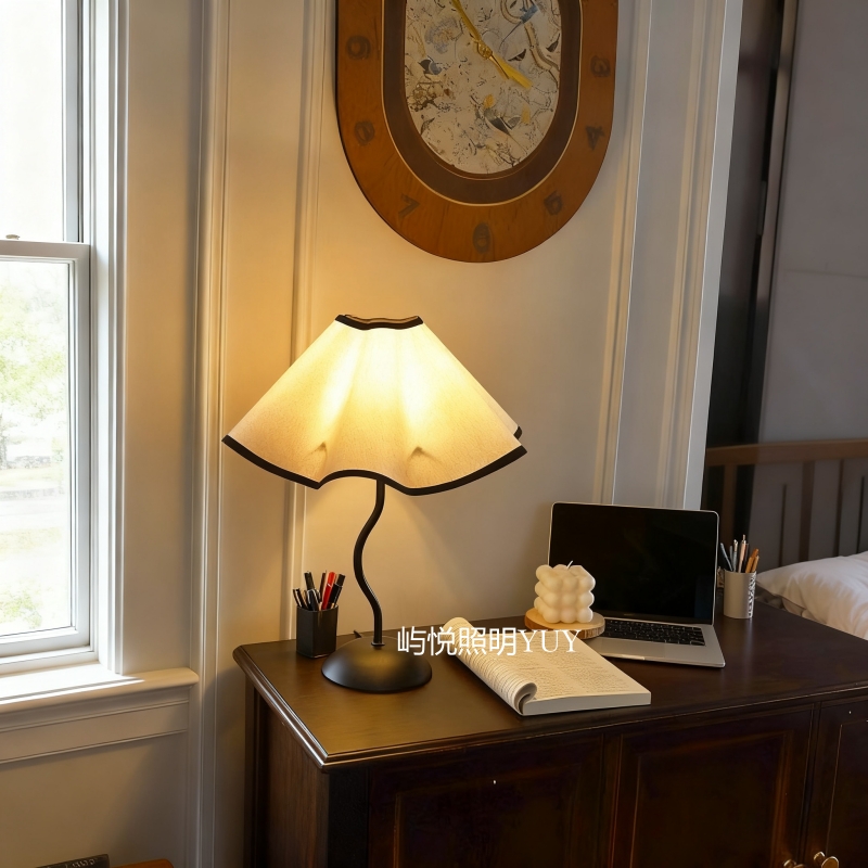 温馨氛围台灯好看氛围神器台灯