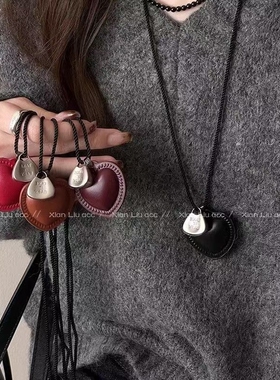 时尚博主fever同款皮质爱心项链网红小众高级感秋冬毛衣链配饰女